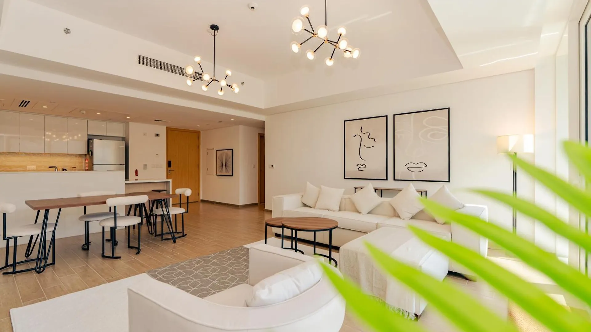 Appartement Voyage 2 Bedroom In Mayan With Beach Access Abou Dabi