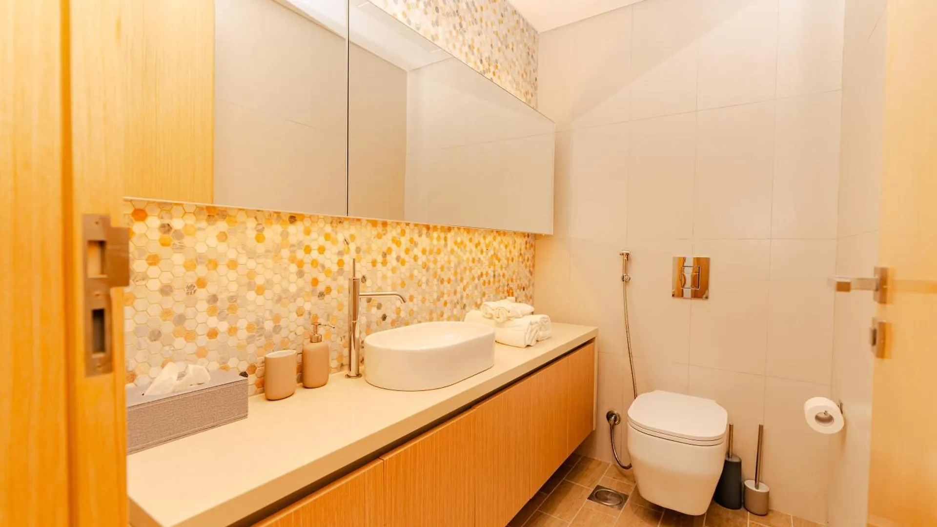 Voyage 2 Bedroom In Mayan With Beach Access Abou Dabi Appartement